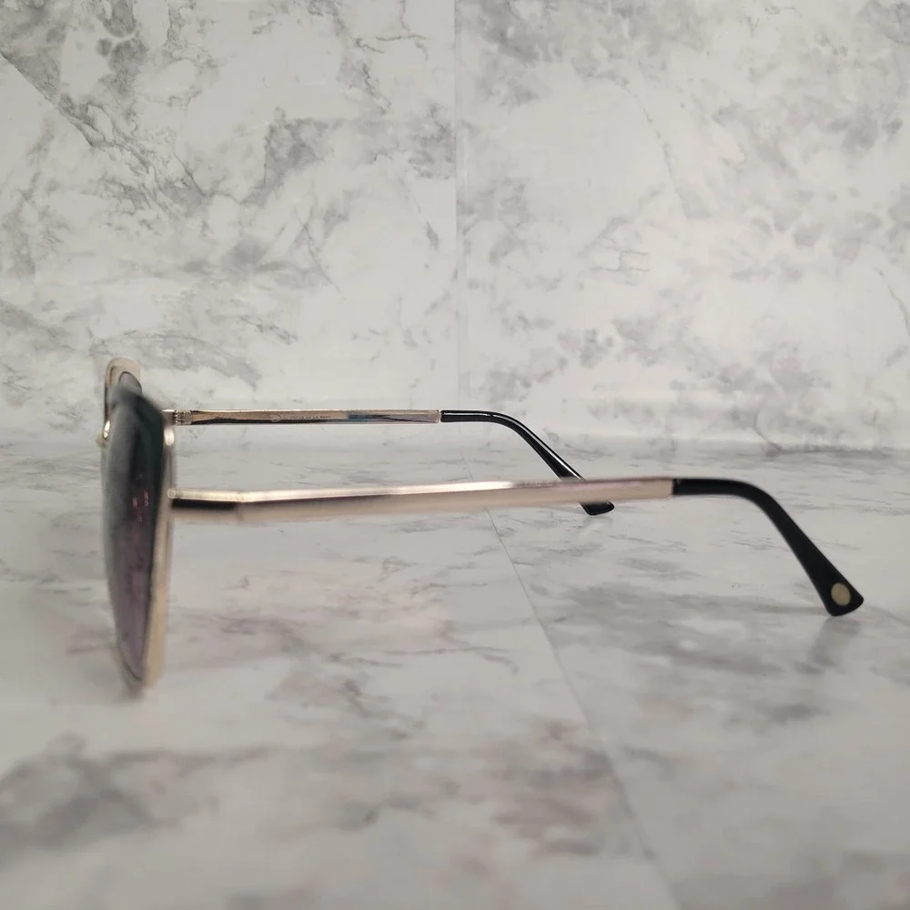 O by Oscar de la Renta Sunglasses Black Gold Cat Eye Purple Gradient